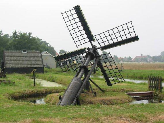 4, Molen 10034 Paaltjasker It Damshûs (Nij Beets), W. Jans (10-08-2003) | Database Nederlandse molens