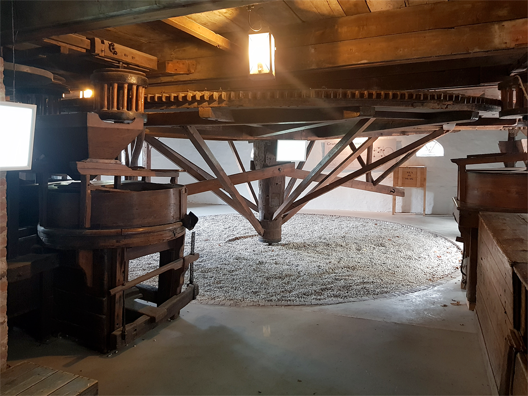 2, Molen 11473 (grutterij) (Arnhem), Pieter Zuijkerbuijk (18-10-2018) | Database Nederlandse molens