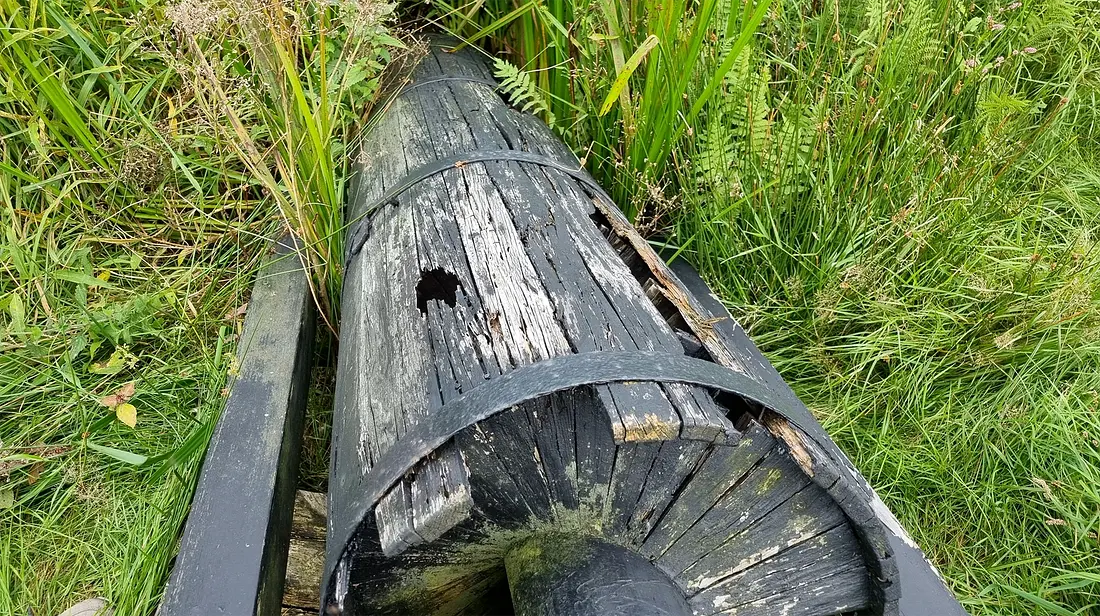 5, Molen 10279 De Bonne Brekken (Nijetrijne),  Jan Pieter Visser (29-8-2023)Slechte staat van de tonvijzel. | Database Nederlandse molens