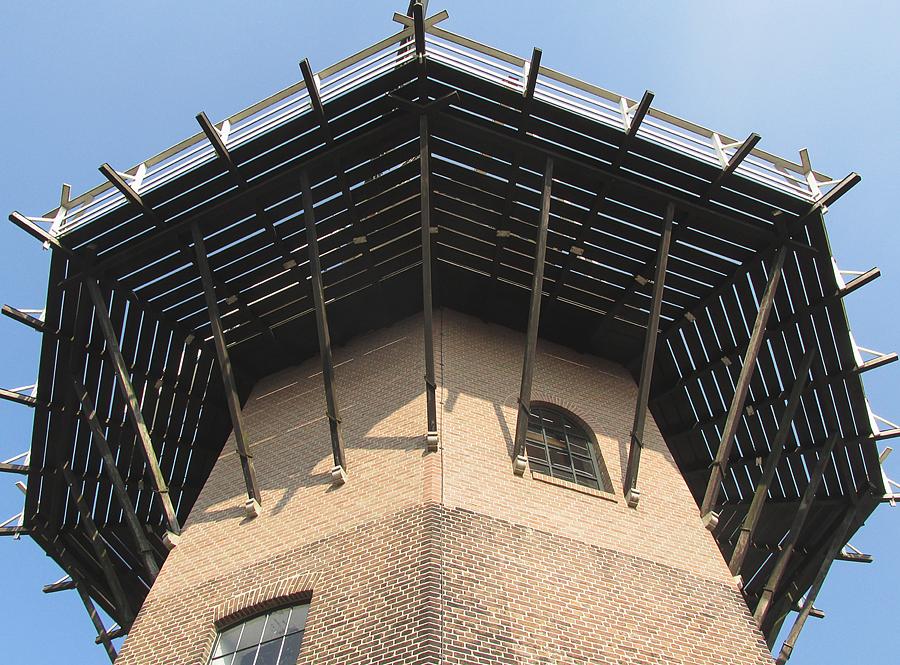5, Molen 01787 bis Concordia (Ede), Heel opvallend hoog opgemetseld.  Piet Glasbergen (27-3-2014). | Database Nederlandse molens