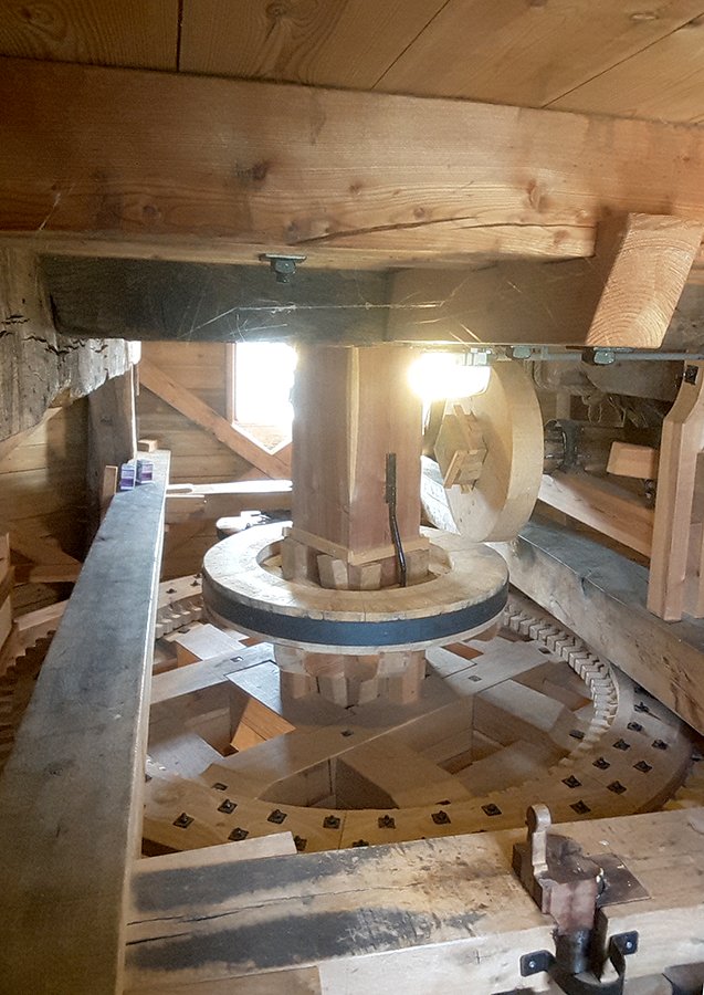 12, Molen 00458 Molen Hunsingo (Onderdendam), Egbert Reining (23-10-2017)Inrichting van de luizolder. Gemaakt tijdens een schoonmaakronde. | Database Nederlandse molens