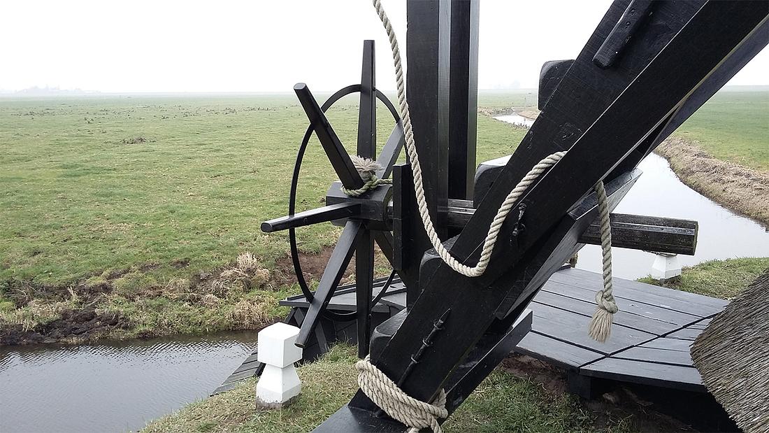 6, Molen 03316 Nijhuizumermolen of Monnikenburenmolen (Nijhuizum / Nijhuzum), Coen Manche (25-11-2018) | Database Nederlandse molens