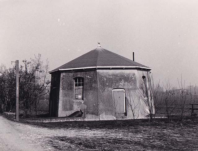2, Molen 00821 Polder Achthoven, Achthovense Baakmolen (Lexmond), Foto Jaap de Vries, 9 april 1980 | Database Nederlandse molens