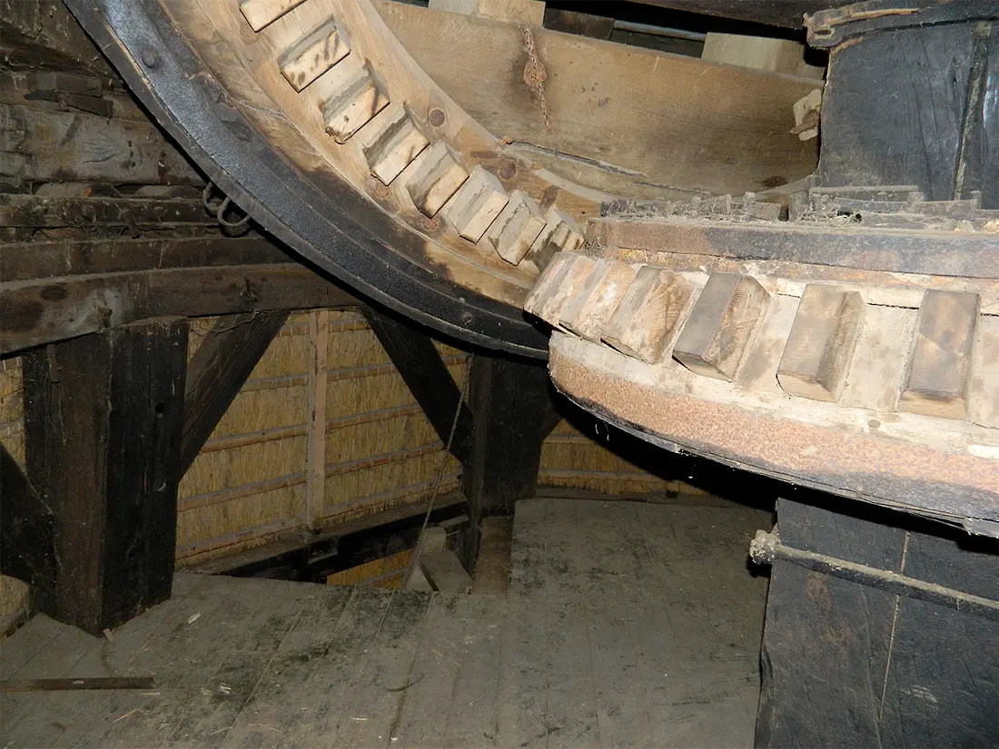 19, Molen 02709 De Meule van Wassens (vh. De Vlijt) (Zuidwolde), Vincent Mepschen (1-8-2018)Conisch gangwerk. | Database Nederlandse molens