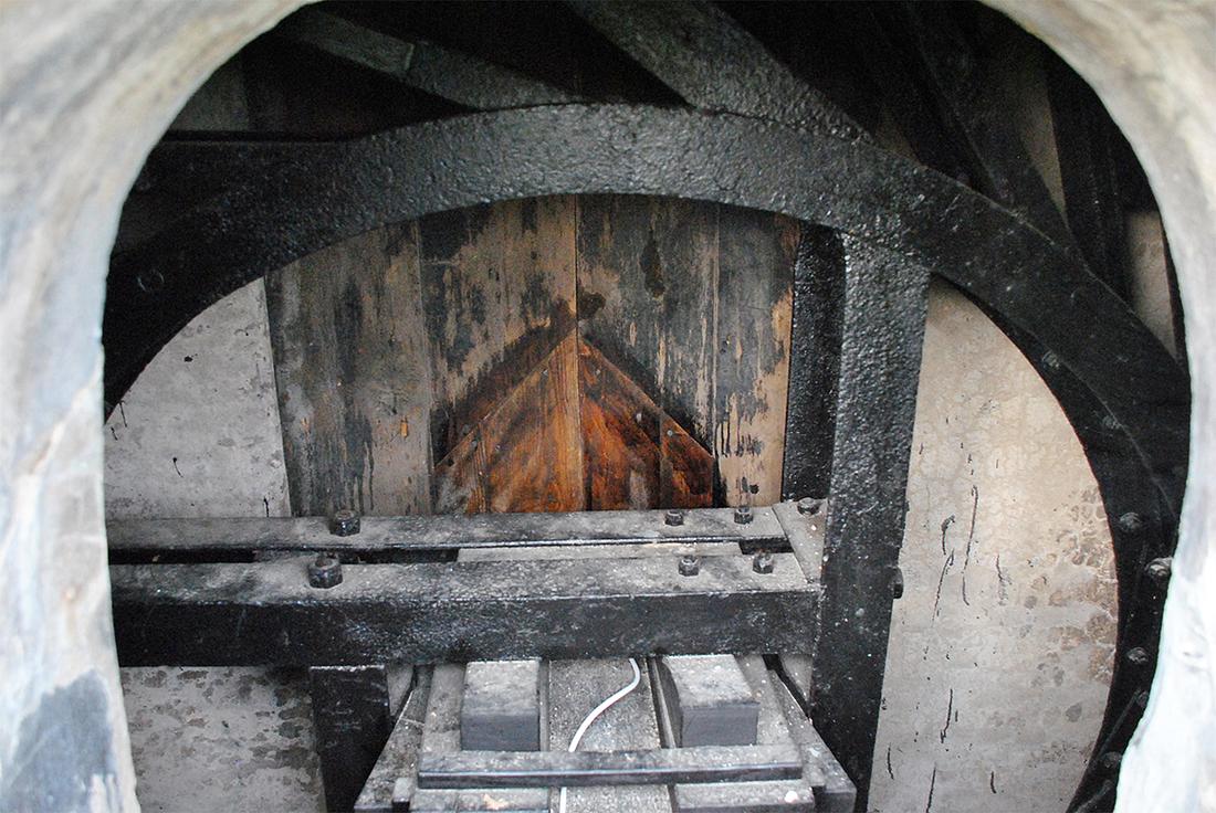 9, Molen 02569 Souburgse Molen (Alblasserdam), Kees Kammeraat (28-11-2020)Het scheprad is opgebouwd uit vier haspel-armen. | Database Nederlandse molens