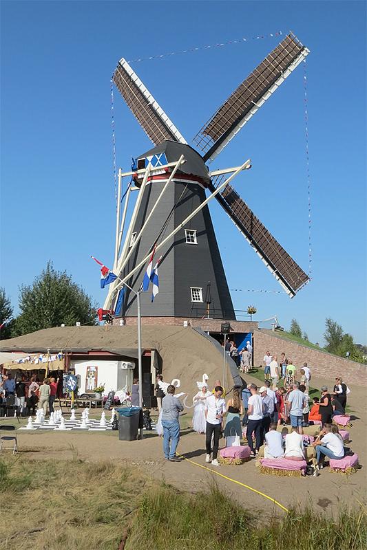 2, Molen 11830 De Zwaan (Vinkel), Gerard Sturkenboom (20-09-2020)Opgezeild tijdens de opening op 20-9-2020 | Database Nederlandse molens