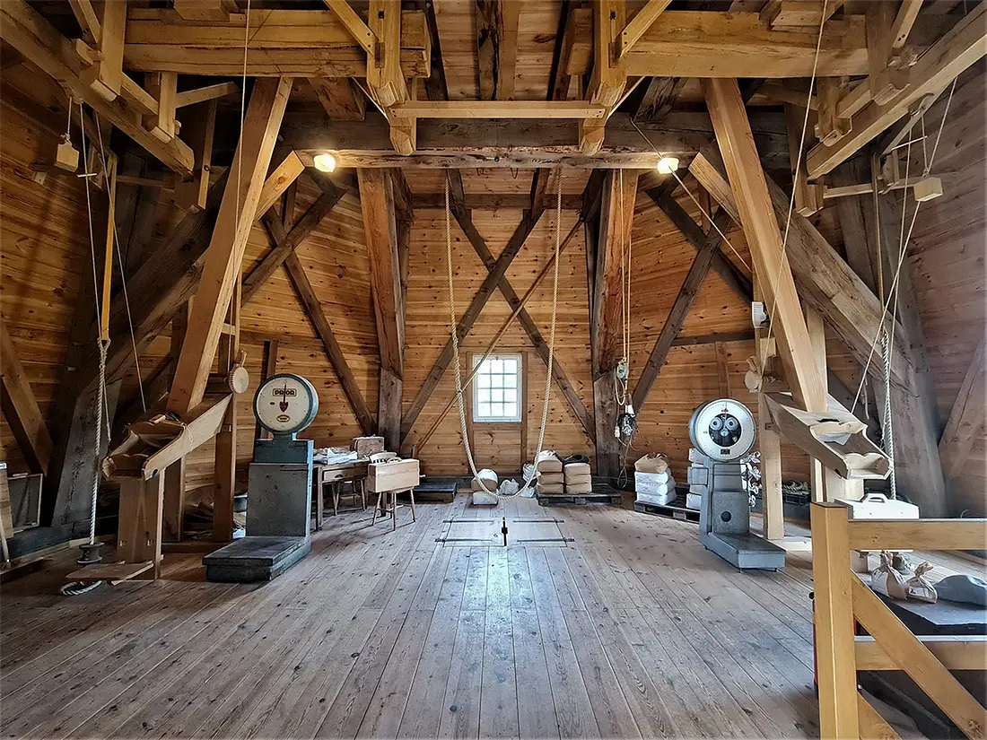 14, Molen 11830 De Zwaan (Vinkel), Pieter Zuijkerbuijk (2-10-2022) | Database Nederlandse molens
