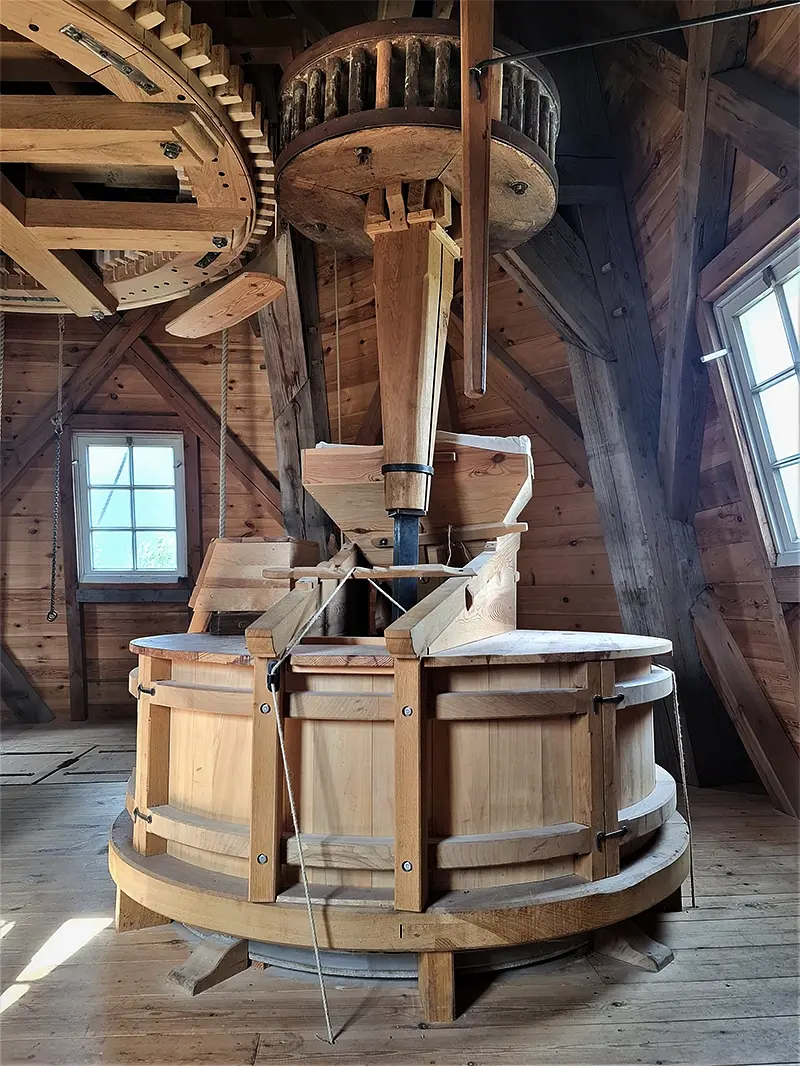 18, Molen 11830 De Zwaan (Vinkel), Pieter Zuijkerbuijk (2-10-2022)Gebruikt (2e hands) rondsel in verder nieuwe molen. | Database Nederlandse molens