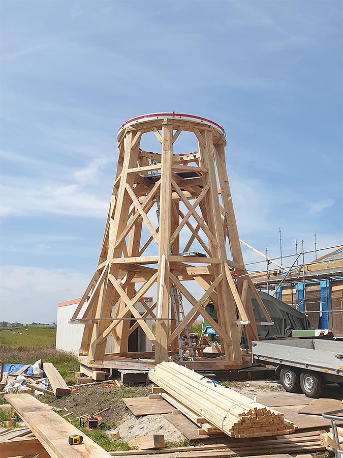 9, Molen 12648 De Veldmuis (Westzaan), Remco Jonker (22-5-2020)Het achtkant. Een pracht van een constructie. | Database Nederlandse molens