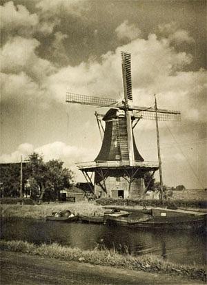 1, Molen 00467 Molen van Wiersema / Garage A.J. Stalman (Zuidwolde), Foto S.J. Bouma, voor 1926 (coll. DHM) | Database Nederlandse molens