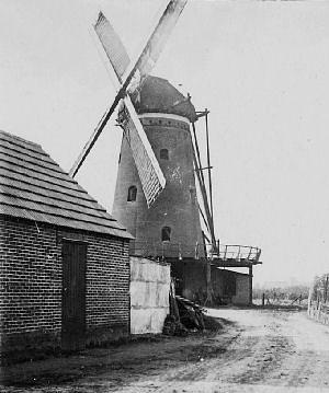 1, Molen 01999 Molen van Nous (Achtmaal), Foto: n.n., opname ca 1926 | Database Nederlandse molens