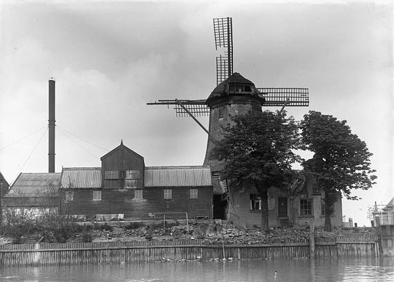 3, Molen 01270 Welgelegen / Dikke Molen (Zwijndrecht), Opname 1930-1939 , nn. coll. D.v. Asperen | Database Nederlandse molens