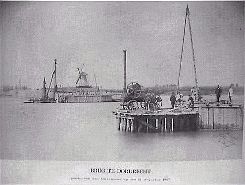 1, Molen 01519 d De Rietvink (Zwijndrecht), Foto: het brughoofd aan de Zwijndrechtse kant. collectie P.Hofkamp | Database Nederlandse molens