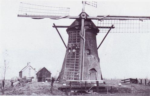 1, Molen 01919 Polder Deijffelbroek, Laagjesmolen (Pernis), Ansichtkaart Serie 78 nr 3 | Database Nederlandse molens