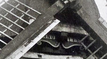 1, Molen 00332 a Kaagpolder, Barsingermolen / Kaagmolen (Barsingerhorn), stukje van bovenstaande foto, het jaartal 1776 op de baard | Database Nederlandse molens