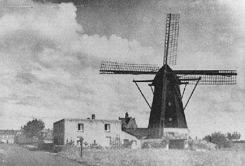 2, Molen 02816 Molen van Peters / Sint Petrusmolen (Venlo), Ansicht, coll. V.Mepschen | Database Nederlandse molens