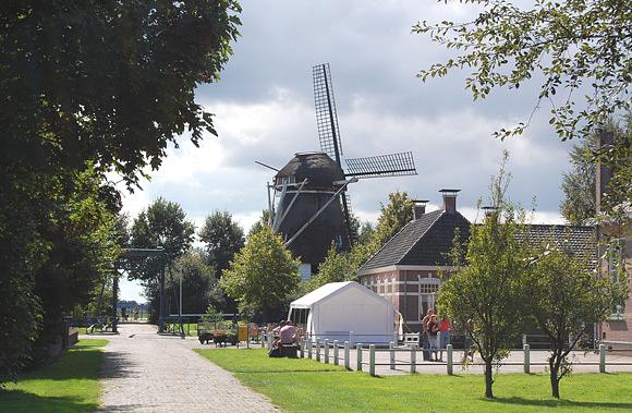 2, Molen 10065 De Berk (Barger-Compascuum), Rob Pols (26-8-2007). | Database Nederlandse molens