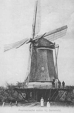 Molen 00094 Puurveense molen (2e) (Kootwijkerbroek), Ansichtkaart (nr. 334 uitg. K. Tanger)(met schuine stellingschoren) 11-9-1916 verzonden | Database Nederlandse molens