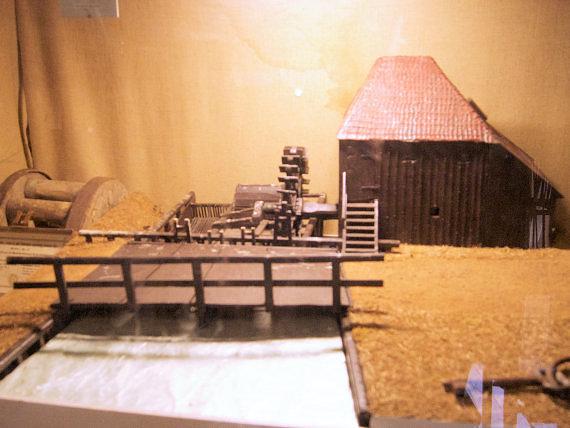 1, Molen 00904 a Markvelderwatermolen (Markvelde), Maquette van de Markvelder molen in de molen van Diepenheim. Foto: Erik Stoop, 18 sept. 2019 | Database Nederlandse molens