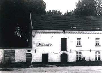 1, Molen 01127 De Broekmolen /De Drakenmolen (Hoensbroek), coll DVM, P.Grund, aug 1978 | Database Nederlandse molens