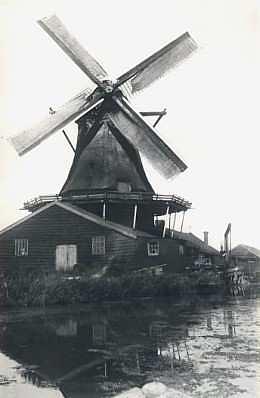 Molen 01084 De Duinjager (2e) (Zaandam-Oost), Ansichtkaart no. 124 (uitg. K. Tanger) | Database Nederlandse molens