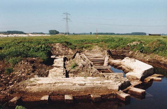 4, Molen 00930 Eendragtspolder,  Nr. 4 Zuidelijke middenmolen (Zevenhuizen), Foto H.van Steenbergen, juni 1999 | Database Nederlandse molens