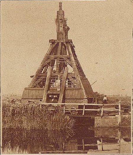 1, Molen 01485 Polder Ottoland, Staartmolen (Ottoland), Krantenartikel van circa 1928, de molen tijdens de sloopCollectie P.v.d.Berg | Database Nederlandse molens