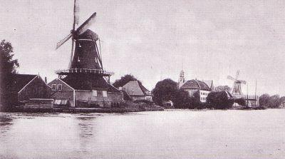 1, Molen 01789 bis z De Akerboom (Zwammerdam), Ansichtkaart, links De Akerboom, rechts De Palmboom | Database Nederlandse molens