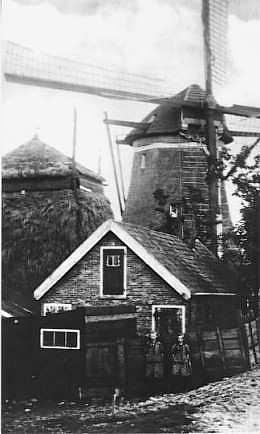 Molen 00926 Eendragtspolder, Nr. 8Bovenmolen (Zevenhuizen), Ansichtkaart Serie 77, nr. 4 | Database Nederlandse molens