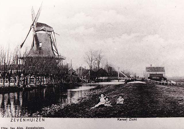 4, Molen 03937 j Molen van L. de Baan (Zevenhuizen), Ansichtkaart coll DVM | Database Nederlandse molens