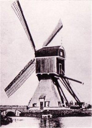 Molen 01476 Polder Willige Langerak, Eerste Hoflandsche Molen / Achtermolen / No. 1/ Grote molen (Willige Langerak), deel van onderstaande foto | Database Nederlandse molens