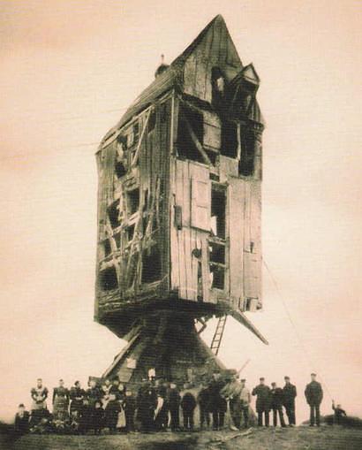 1, Molen 06468 s Havekes Mölle (1e) (Twello), Foto: n.n., opname tijdens de sloop in 1897. Coll. V. Mepschen | Database Nederlandse molens