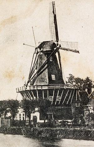Molen 03526 g De Hoop (Rijswijk), deel van onderstaande ansichtkaart | Database Nederlandse molens