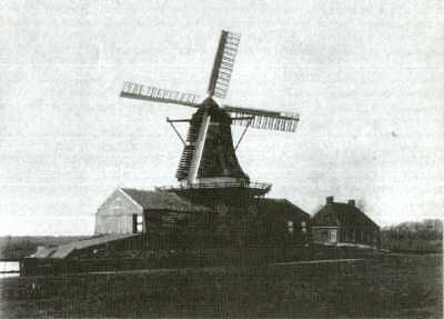 1, Molen 03239 a (zaagmolen) (Buitenpost/ Bútenpost), Foto: n.n. (coll. G. Minnema/ Utskoat 103) | Database Nederlandse molens