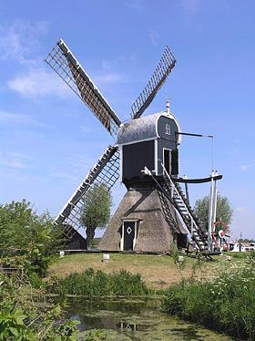 Molen 00067 Kalkpolder, Kalkmolen (Leiderdorp), Foto: W. Jans, opame 14 mei 2005 | Database Nederlandse molens