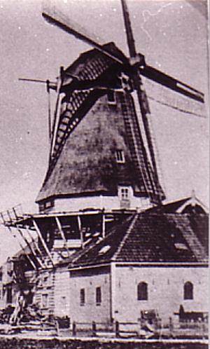 2, Molen 02982 e De Jonge (Leeuwarden/ Ljouwert), deel onderstaande foto | Database Nederlandse molens