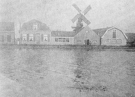 1, Molen 01213 v De Wip (Waddinxveen), Foto: n.n., papiermolen het Wipje van Visser en van Zanen aan de Zuidkade | Database Nederlandse molens
