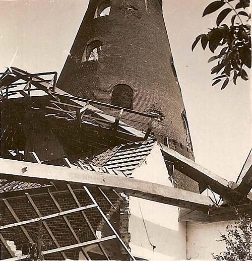 4, Molen 01942 Molen van H. Aldenhuijsen (Volkel), Foto Heemkunde Vehchele, Henk van Wanrooij | Database Nederlandse molens
