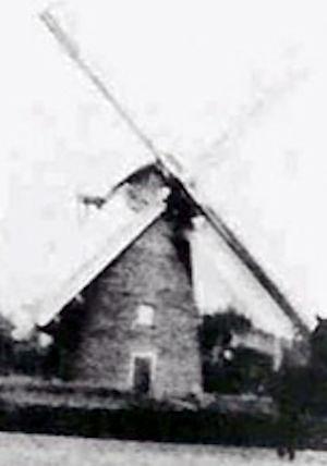 Molen 02683 Molen van Reerink / Molen van Brunnikhuis / Molen van Vennegoor (Lattrop), Uitsnede van onderstaande foto | Database Nederlandse molens