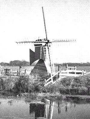 Molen 06654 f Varnebroekpolder (Heiloo), De molen op de oude standplaats | Database Nederlandse molens
