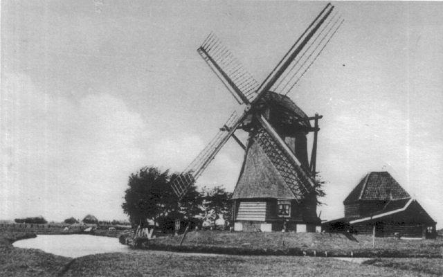 1, Molen 01154 r Polder Katwoude-Lagendijk, Lagedijkse molen (Katwoude), Prentbriefkaart (coll. F. Oudejans) | Database Nederlandse molens