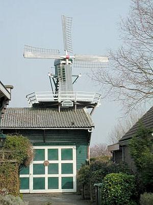 Molen 10166 Dekkermolen (Rijnsaterwoude), Foto: Joop Vendrig, 27 maart 2003 | Database Nederlandse molens