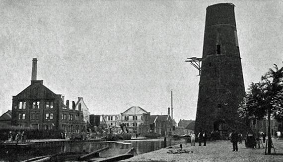 2, Molen 01174 a De Palmboom (Schiedam), Foto n.n., na de brand van 19 juli 1901 | Database Nederlandse molens