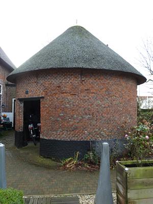 Molen 16055 Karnmolen boerderij Rijnoord (Voorhout), Foto: T. Slings, opname 26-12-2012 | Database Nederlandse molens