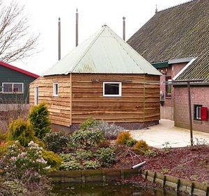 Molen 16352 Karnmolen van de Eindhoeve (Zoeterwoude), Foto: Leo van der Drift, 5 april 2013 | Database Nederlandse molens