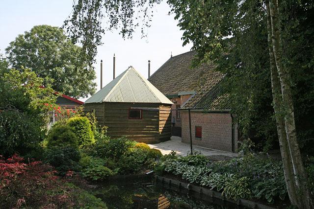 1, Molen 16352 Karnmolen van de Eindhoeve (Zoeterwoude), foto Ronald Bakker, 11 juli 2015 | Database Nederlandse molens