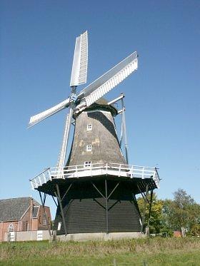 Molen 04439 Windlust (Burum/ Boerum), Foto: Jan van der Molen, 21 sept. 2003 | Database Nederlandse molens