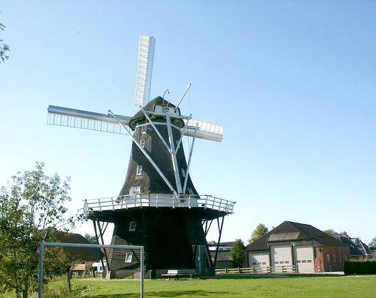 4, Molen 04439 Windlust (Burum/ Boerum), Foto: Jan van der Molen, 21 sept. 2003 | Database Nederlandse molens