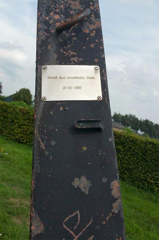 1, Roede 392, Derckx, Pieter Zuijkerbuijk (17-8-2017)Het in 2007 vervangen deel van deze Dercks roede 392 wordt bij de molen bewaard. | Database Nederlandse molens