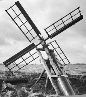 Molen 17093 (tjasker) (Giethoorn), Foto: A. Bicker Caarten, 1926 (beeldbank RCE, uitsnede) | Database Nederlandse molens